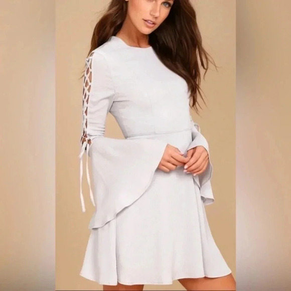 J.O.A. Lulus Aura Women’s Gray Long Lace-up Bell Sleeve Mini Flare Medium EUC - Picture 1 of 11